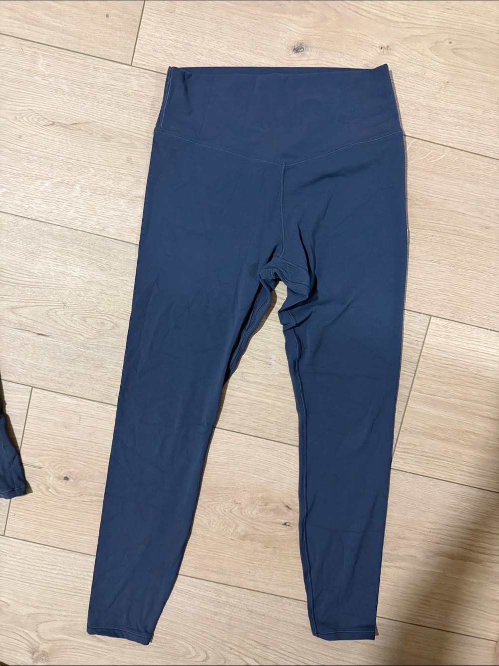Vuori AllTheForm™ Leggings | Azure (Medium) - Picture 3 of 5